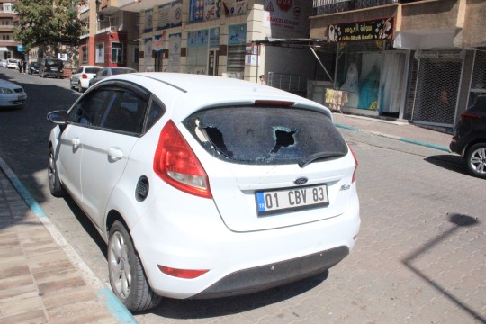Şanlıurfa'da eline demir levyeyi alan kadın 21 aracın camını kırdı (Videolu  Haber) - ASAYİŞ - Şanlıurfa Gazetesi